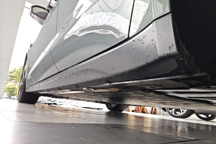 Used Nio ET7 2022 100kWh First Edition Left Side Sill