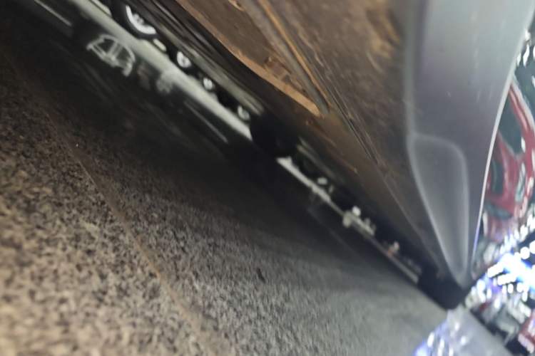Used Nio ET7 2022 75 kWh Left Side Sill