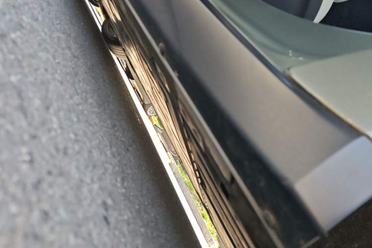 Used Nio ET7 2022 75 kWh Left Side Sill