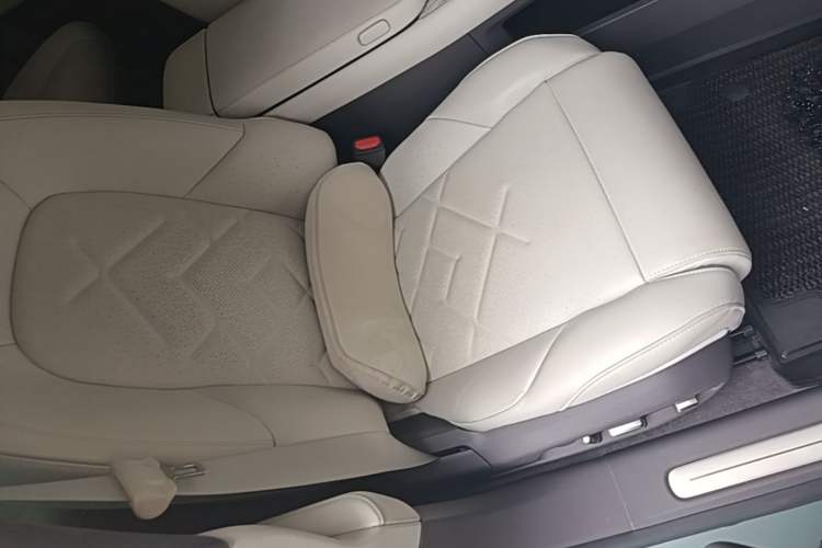 Used Nio ET7 2022 100kWh First Edition Right Front Seat