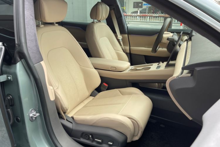 Used Nio ET7 2022 75 kWh Right Front Seat