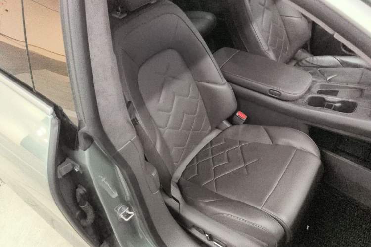 Used Nio ET7 2022 100 kWh Right Front Seat