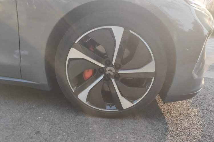 Used Nio ET7 2022 100kWh First Edition Right Front Wheel Hub