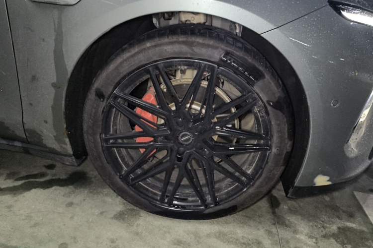 Used Nio ET7 2022 100kWh First Edition Right Front Wheel Hub