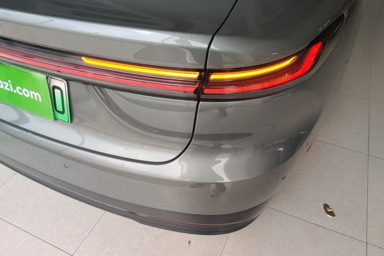 Used Nio ET7 2022 75 kWh Right Rear Taillight
