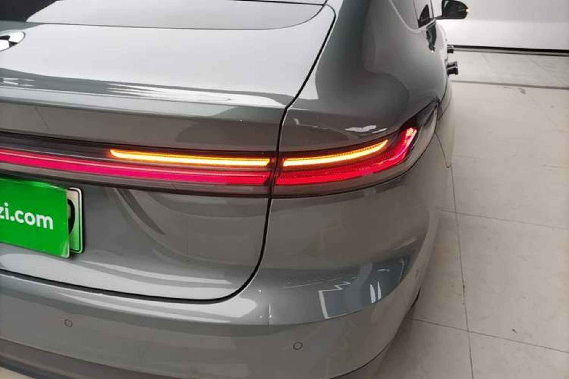 Used Nio ET7 2022 75 kWh Right Rear Taillight