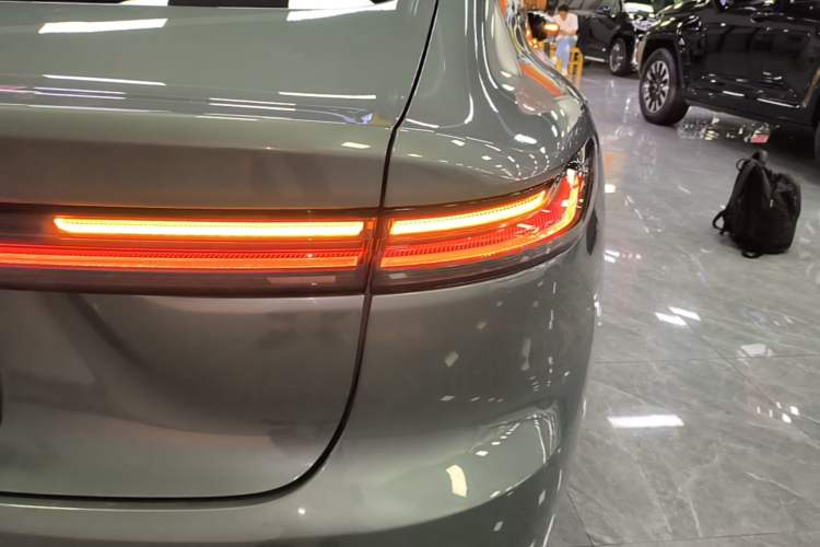 Used Nio ET7 2022 100kWh First Edition Right Rear Taillight