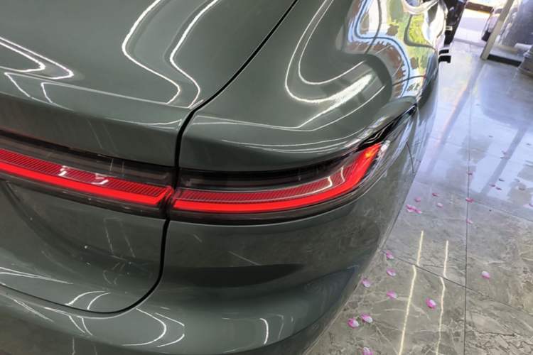 Used Nio ET7 2022 100kWh First Edition Right Rear Taillight