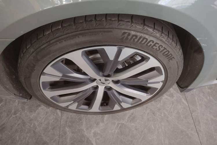 Used Nio ET7 2022 100kWh First Edition Right Rear Wheel Hub