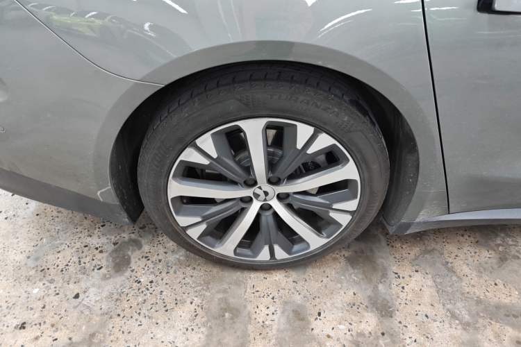 Used Nio ET7 2022 100kWh First Edition Right Rear Wheel Hub
