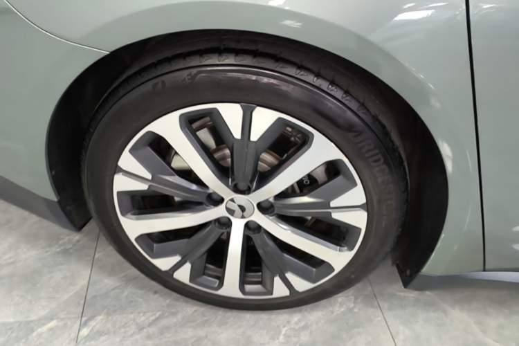 Used Nio ET7 2022 100kWh First Edition Right Rear Wheel Hub
