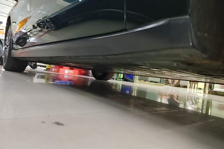 Used Nio ET7 2022 75 kWh Right Side Sill