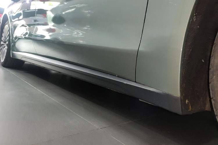 Used Nio ET7 2022 100kWh First Edition Right Side Sill
