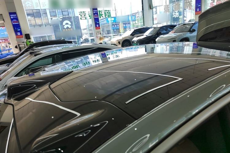 Used Nio ET7 2022 75 kWh Roof
