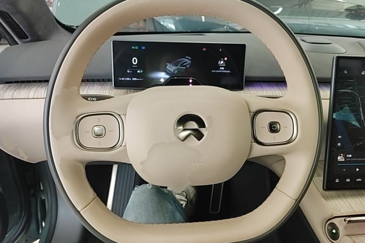 Used Nio ET7 2022 75 kWh Steering Wheel