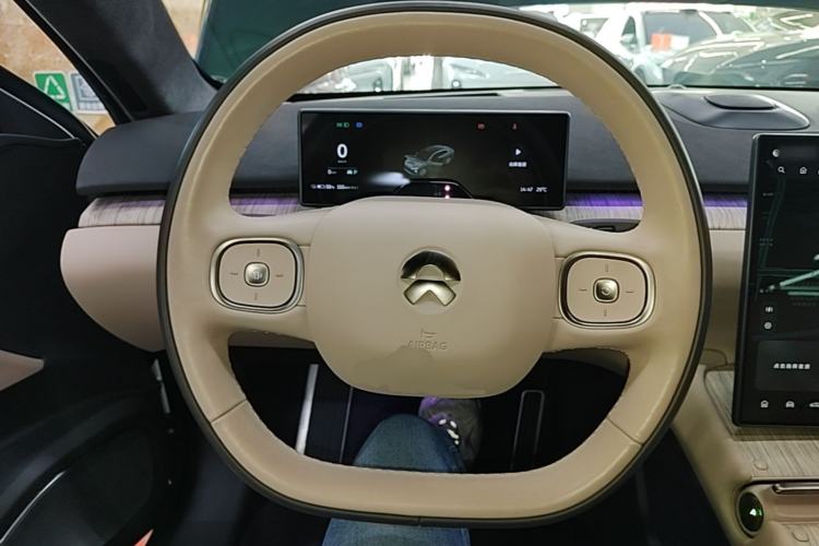 Used Nio ET7 2022 75 kWh Steering Wheel