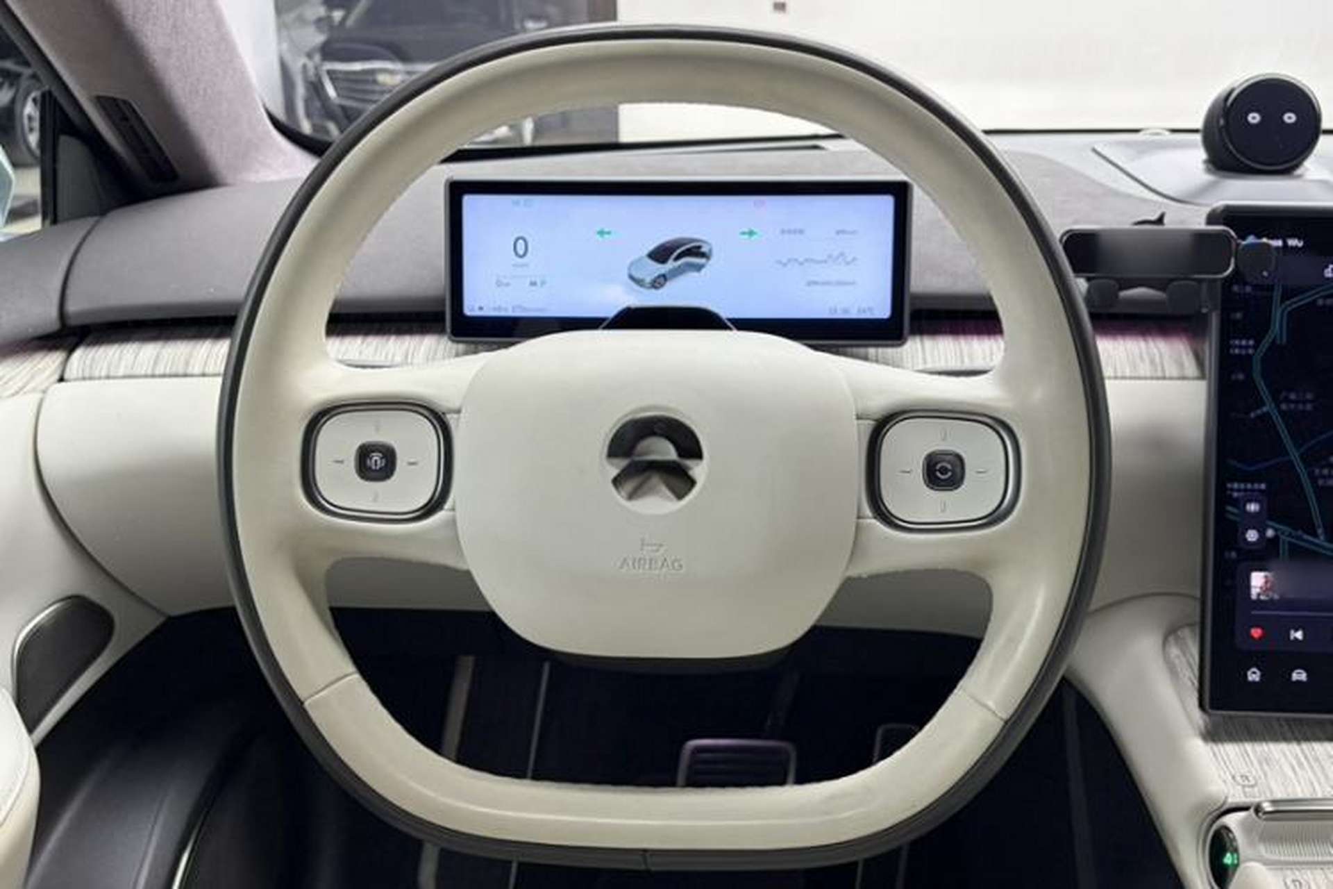 Used Nio ET7 2022 75 kWh Steering Wheel