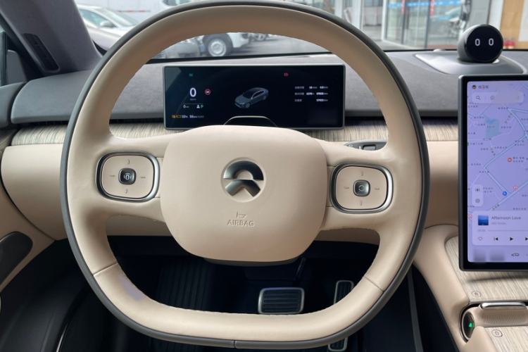 Used Nio ET7 2022 75 kWh Steering Wheel