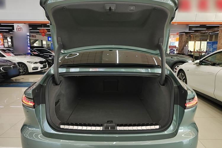 Used Nio ET7 2022 75 kWh Trunk
