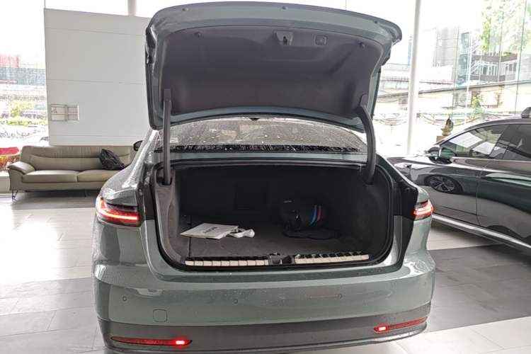 Used Nio ET7 2022 100kWh First Edition Trunk