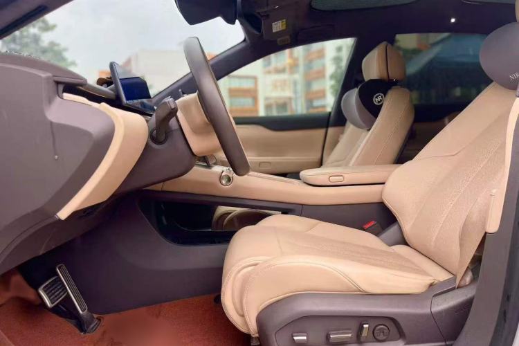 Used Nio ET7 2022 75 kWh Interior 2