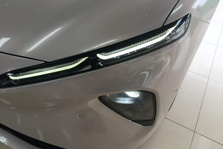 Used Nio ET7 2022 75 kWh Left Front Headlight