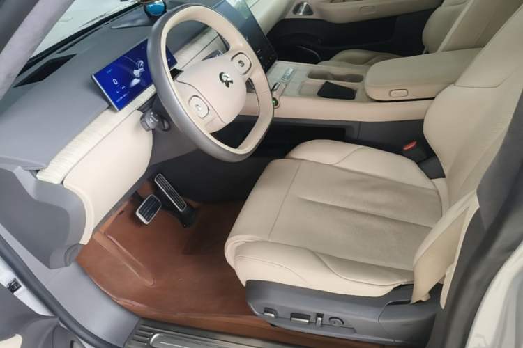 Used Nio ET7 2022 75 kWh Left Front Seat