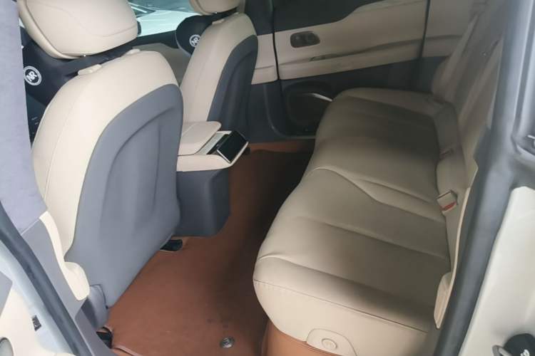 Used Nio ET7 2022 75 kWh Left Rear Seat
