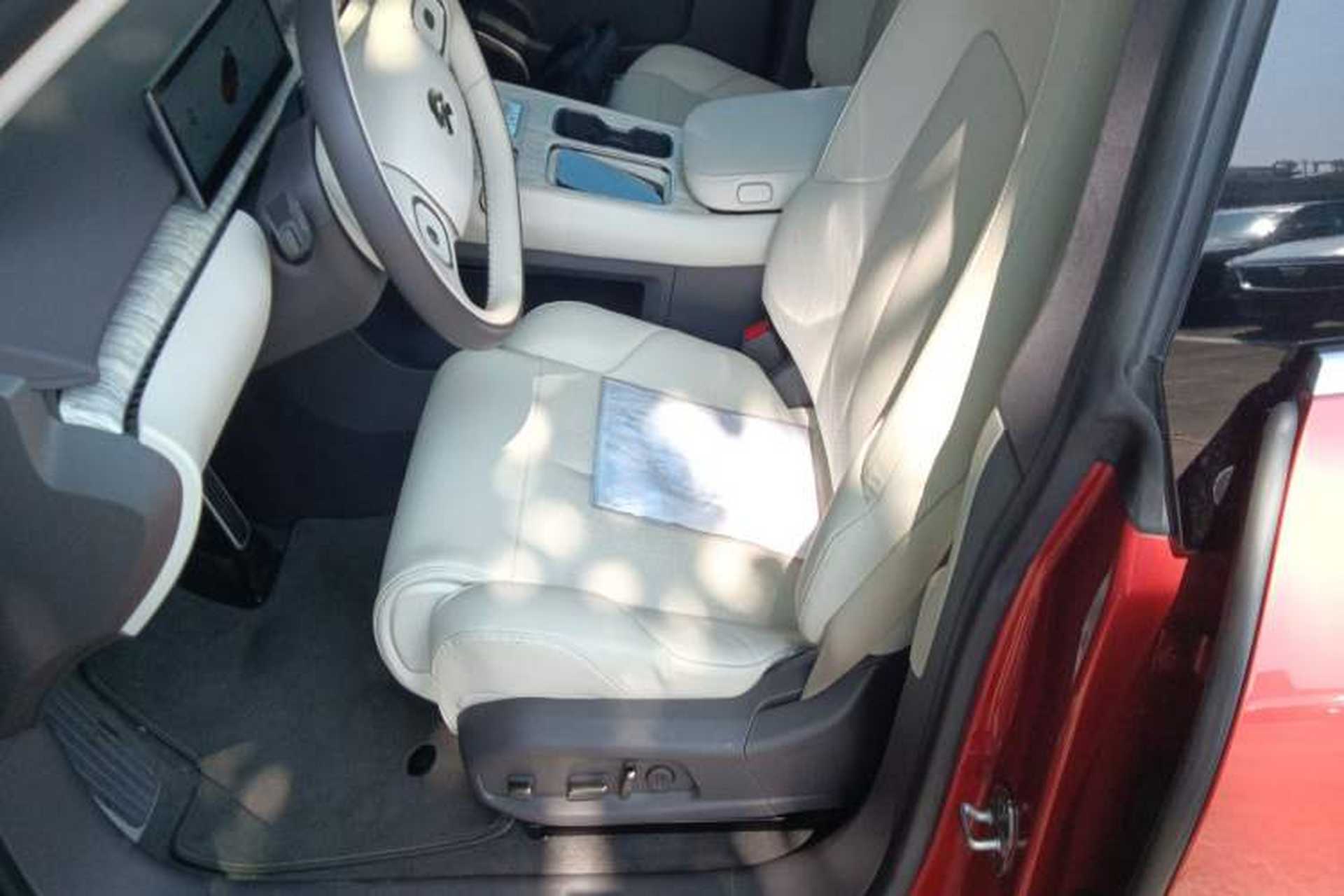 Used Nio ET7 2022 75 kWh Left Front Seat