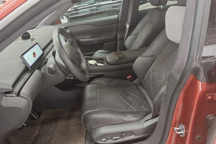 Used Nio ET7 2022 100kWh First Edition Left Front Seat