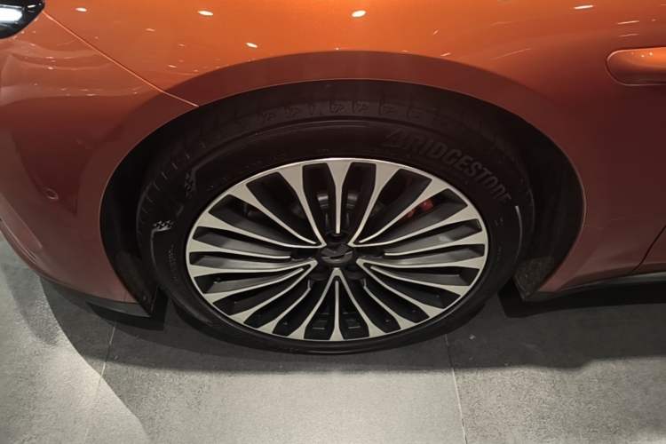 Used Nio ET7 2022 100kWh First Edition Left Front Wheel Hub