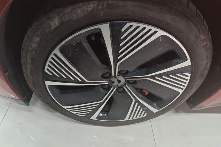 Used Nio ET7 2022 100kWh First Edition Left Front Wheel Hub