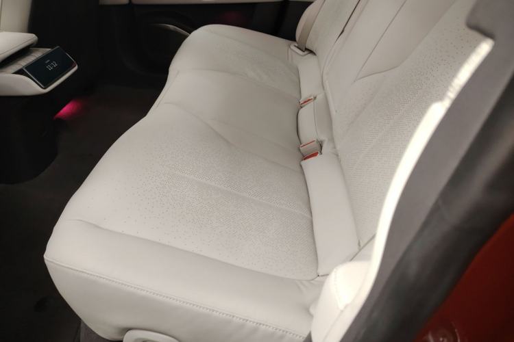 Used Nio ET7 2022 75 kWh Left Rear Seat