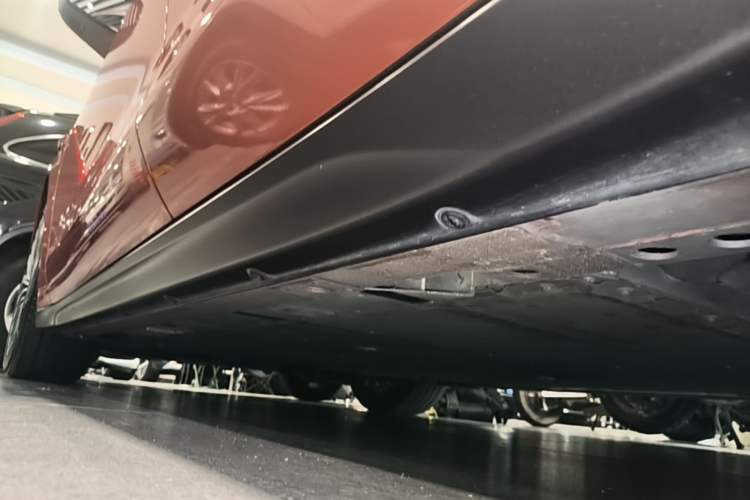 Used Nio ET7 2022 100kWh First Edition Left Side Sill