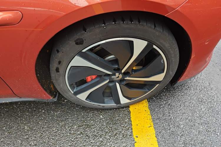 Used Nio ET7 2022 100kWh First Edition Right Front Wheel Hub