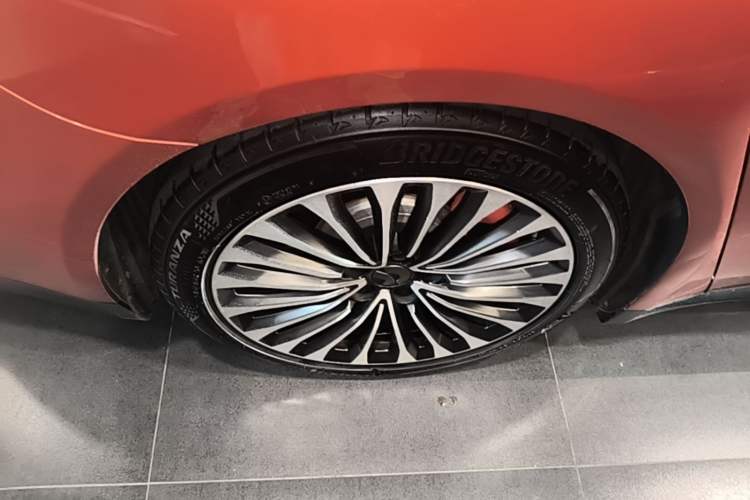 Used Nio ET7 2022 100kWh First Edition Right Rear Wheel Hub