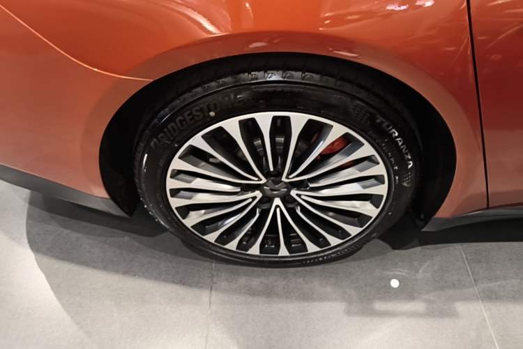 Used Nio ET7 2022 100kWh First Edition Right Rear Wheel Hub