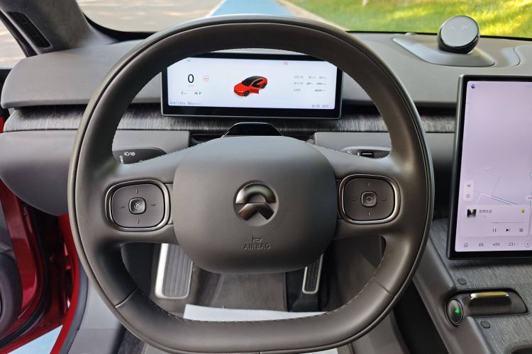 Used Nio ET7 2022 100kWh First Edition Steering Wheel