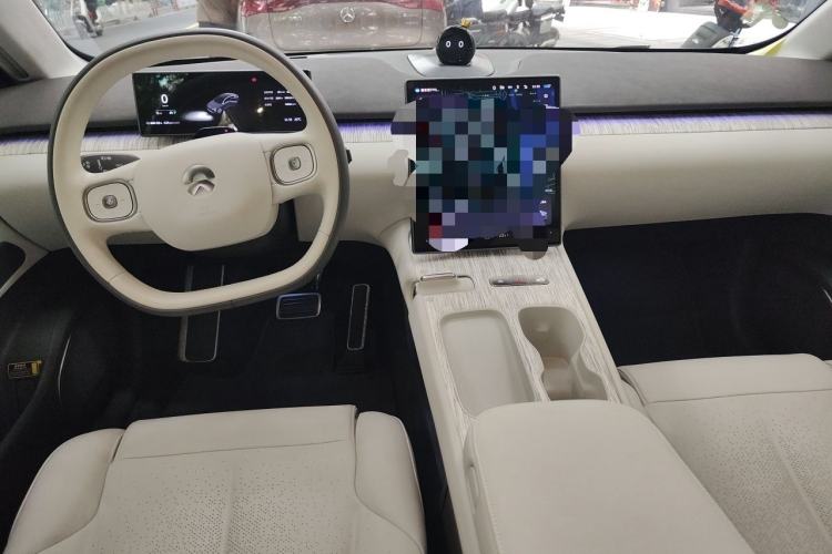Used Nio ET7 2022 75 kWh Center Console