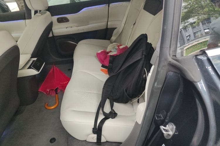 Used Nio ET7 2022 75 kWh Left Rear Seat