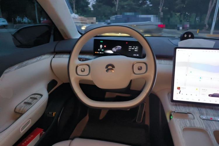 Used Nio ET7 2022 100 kWh Steering Wheel