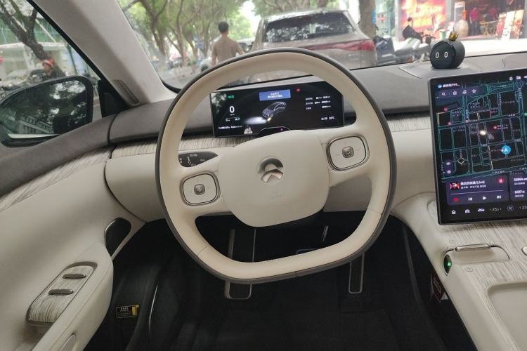 Used Nio ET7 2022 75 kWh Steering Wheel