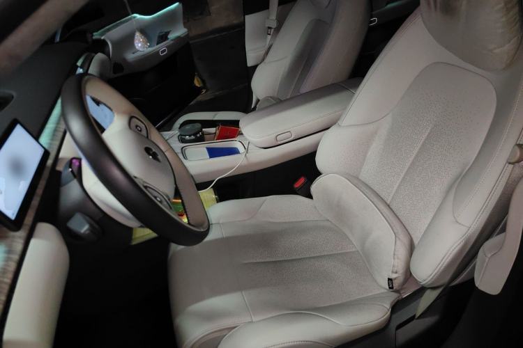 Used Nio ET7 2022 75 kWh Left Front Seat
