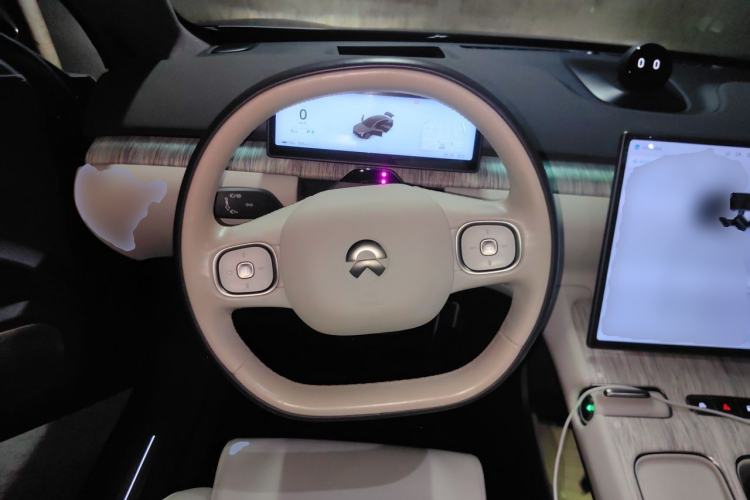 Used Nio ET7 2022 75 kWh Steering Wheel