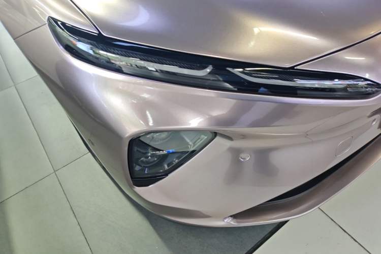 Used Nio ET7 2022 75 kWh Right Front Headlight