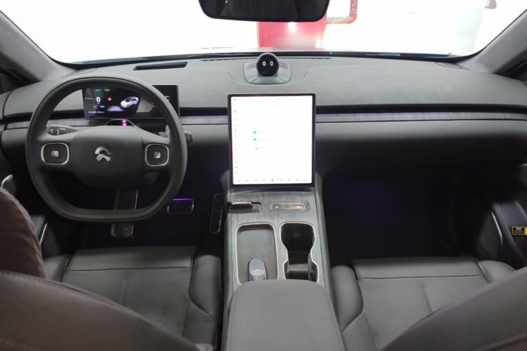 Used Nio ET7 2022 75 kWh Center Console