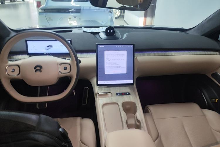 Used Nio ET7 2022 75 kWh Center Console