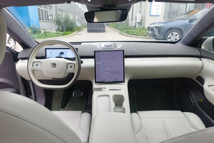 Used Nio ET7 2022 75 kWh Center Console