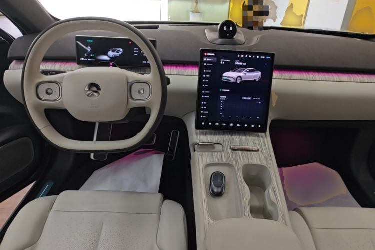 Used Nio ET7 2022 75 kWh Center Console