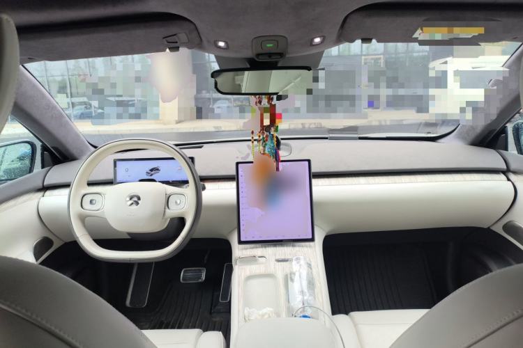 Used Nio ET7 2022 100kWh First Edition Center Console